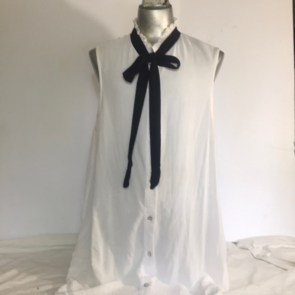 Forever 21 Tops - “FOREVER 21“ Sleeveless Tie Ladies Blouse .